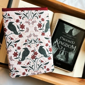 Gothic Crow Kindle Sleeve | raven fabric e-reader cover | bookish gift ideas | nook sleeve | padded kindle sleeve | reading accessory