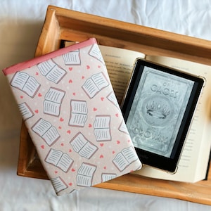 Pastel Reader Kindle Sleeve | paperwhite | bookish gift ideas | nook cover | padded cover | book lover | fabric device protector