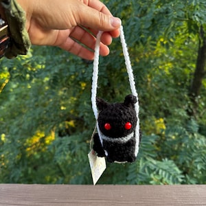 Adorno de ganchillo para coche de Mothman, accesorio del folclore de los críptidos