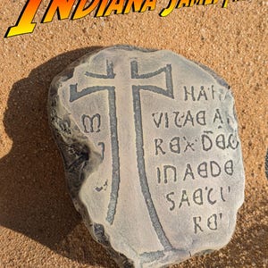 Indiana Jones Grail Base Tablet Fan Art Prop Replica (#Version 2) – Holy Grail Display | Last Crusade Movie Prop | 1/6 Scale Diorama Base
