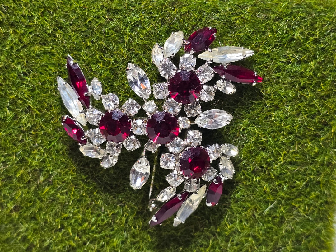SELOVO Leaf Rhinestone Brooch – Sparkling Statement Pin For Dresses, Jackets & Accessories - View #7