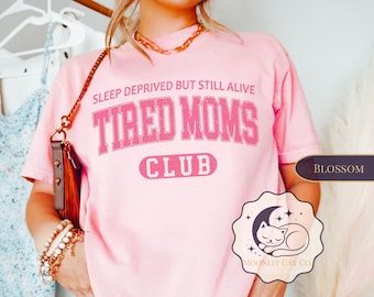 Tröja för trötta mammor | Rolig mamma-tröja | Sömnberövad mamma-tröja | Mammaliv-tröja | Trendig mamma-grafik-tröja | Utmattad mamma-tröja