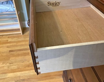 Stanley furniturer dresser