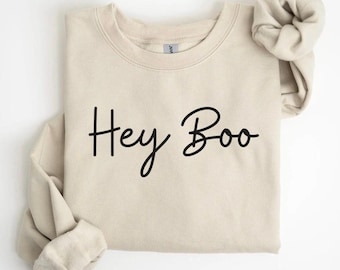 HEY BOO スウェットシャツ、レディース ハロウィンシャツ、かわいいハロウィンシャツ、不気味な季節のシャツ、心地よいハロウィンスウェットシャツギフト、面白いゴーストブーシャツ