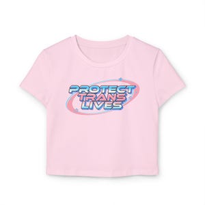 Protect Trans Lives Baby-T-Shirt - Transgender-Pride-T-Shirt - aus 100% Bio-Baumwolle