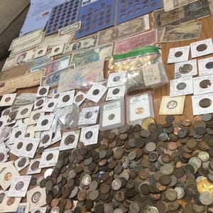Massive 1800’s to 1900’s Collection of Over 800+ Old US Coins, Currency, & More- Great Variety- Some BU Unc. Coins And Some Rare Dates