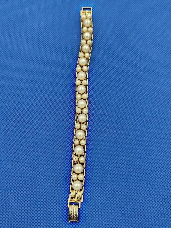 Vintage Faux Pearl Gold Link Bracelet- UNIQUE