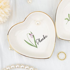Birthflower Ring Teller, Benutzerdefinierte Blume Brautjungfer Schmuck Schale, Hochzeit Gastgeschenke, Keramik Trinket Teller für Sie, Geburtstagsgeschenk für Freunde