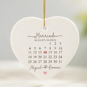 Adorno de cerámica con fecha de matrimonio personalizado, recuerdo de boda, adorno de corazón para parejas con caja de regalo.