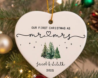 Couple First Christmas Married Buable, Personalized Christmas Ornament for Newlyweds, Mr & Mrs Bauble Married Keepsake, Wedding Gift