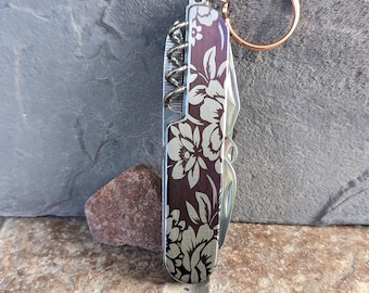 Blumen Allzweckmesser Schlüsselanhänger lila Blume graviert Messer Geschenkidee Naturmesser Geschenk EDC Messer für Schlüssel anpassbares Geschenk für sie