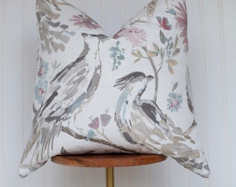 Federa per cuscino con uccellino floreale: decorazione in lino acquerello, 18x18