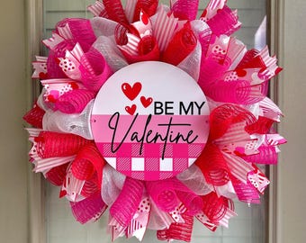 Valentines wreath, valentines wreaths, pink valentine wreaths, red valentines wreaths, valentines 2025 wreath, happy valentines wreaths