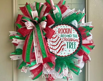 Christmas wreath, merry Christmas wreath, cupcake wreath, Christmas wreaths, traditional Christmas wreaths