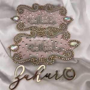 ピンクのベルベット刺繍の新郎新婦イマーム ザミン セット (ニカア シャーディ ウェディング ギフト セレモニー) 手作り MashaAllah アームバンド」