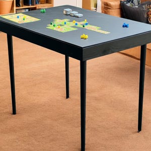 Mesa para juegos de mesa / Mesa para guardar juguetes / Mesa para tus fantasías / Mesa negra y roja / Mesa de juego / Juegos de mesa / Juegos de mesa