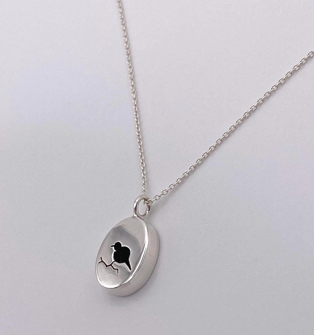 鳥のシルエットがデザインされた925シルバーペンダント。 - Etsy 日本