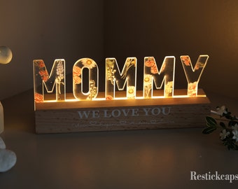 Muttertagsgeschenk, personalisiertes LED-Nachtlicht mit Blumendruck, Blumenlicht für den Geburtsmonat, individuelles Licht mit Kindernamen, Geschenk für Mama Oma