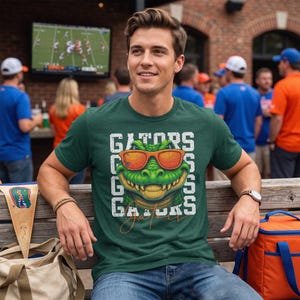 Vintage Gators T-shirt, Alligator Solglasögon Grafisk T-shirt, Retro Florida Fantröja