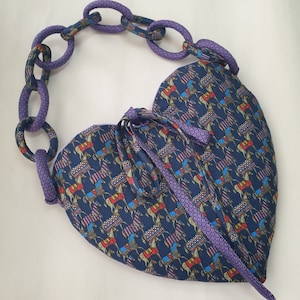 Chic Heart Bag: Eco-friendly Fashion Statement