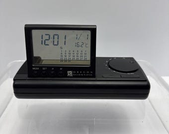 Vintage Oregon Scientific Portable Alarm Radio Model 7126 AM/FM 80s