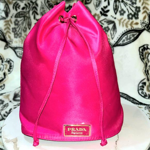 PRADA Beauty Limited Edition Promo / GWP Cosmetic Bag  display picture 2