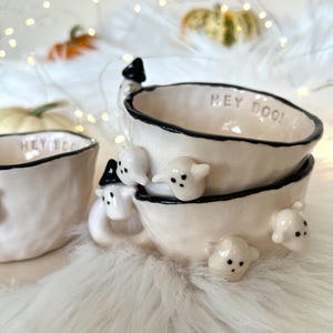 3D handgemaakte aardewerk mok, schattige spookkop, koffiemok, speciale 3D-cadeaus, handgemaakte mokken, esthetische beker, Halloween-beker, zwarte mok, decor