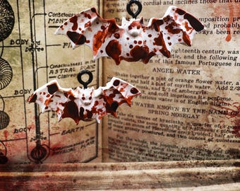 Blood Splatter Bat Car Charm – Spooky Gothic Rearview Mirror Decoration