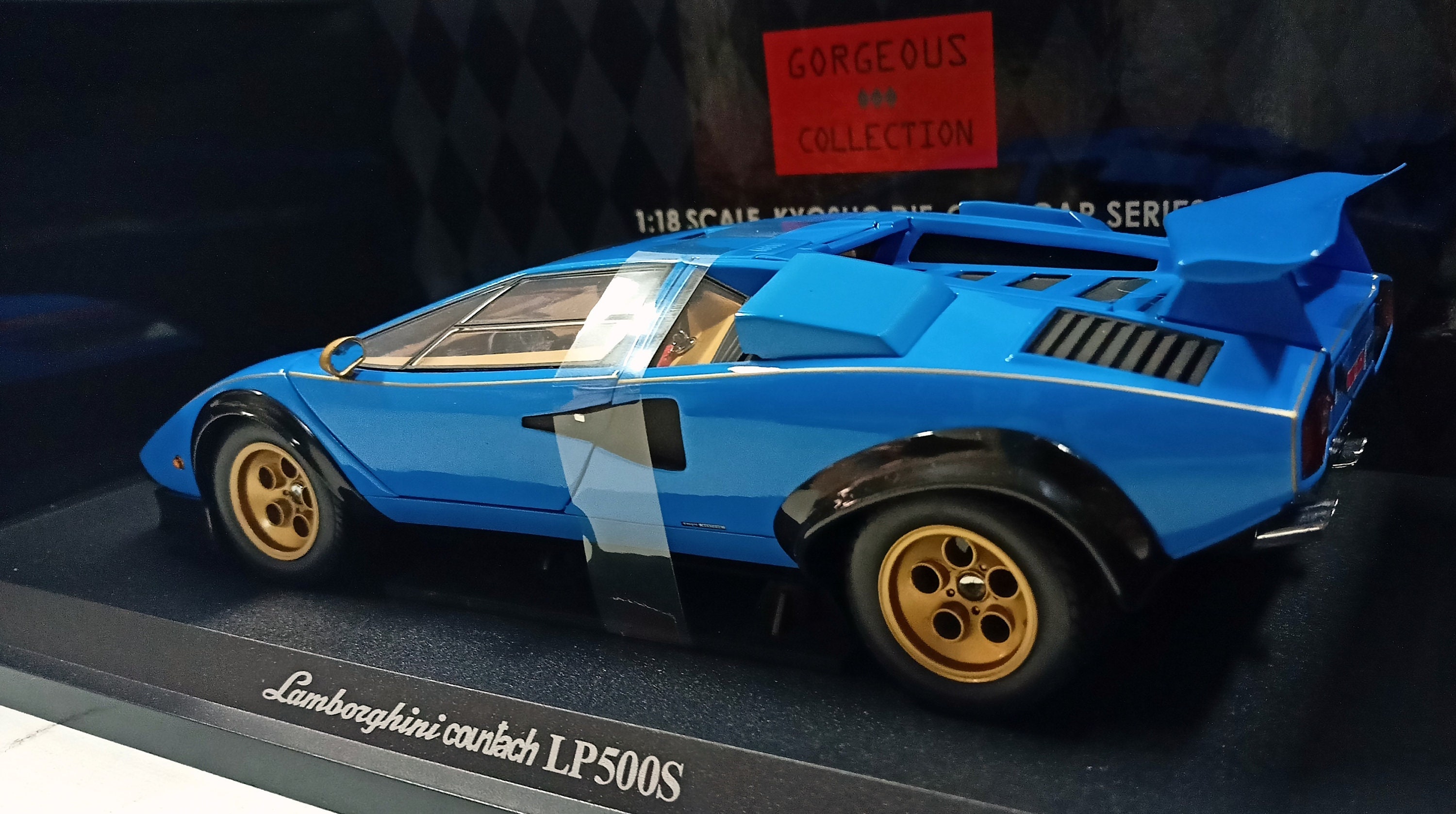 Lamborghini Countach LP500S Diecast Car 1/18 Scale KYOSHO Blue