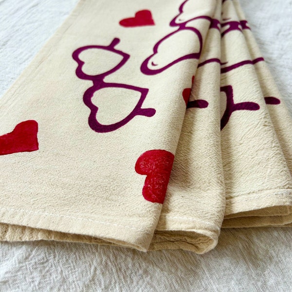 Lot de 4 serviettes en tissu imprimées à la main - serviettes en coton bio lunettes de soleil Purple Heart, 13 x 13 pouces, dîner de la Saint-Valentin, cadeaux pour les moins de 30 ans