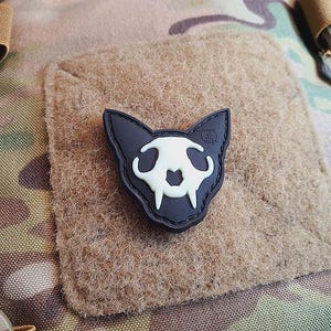Nightmare Skull Cat Patch small Nr.1, gid (glow in the dark), 3D Rubber Patch