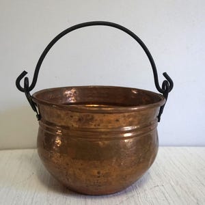 Vintage Copper Cauldron/Kettle/Pot/ Copper Planter with Cast Iron Handle
