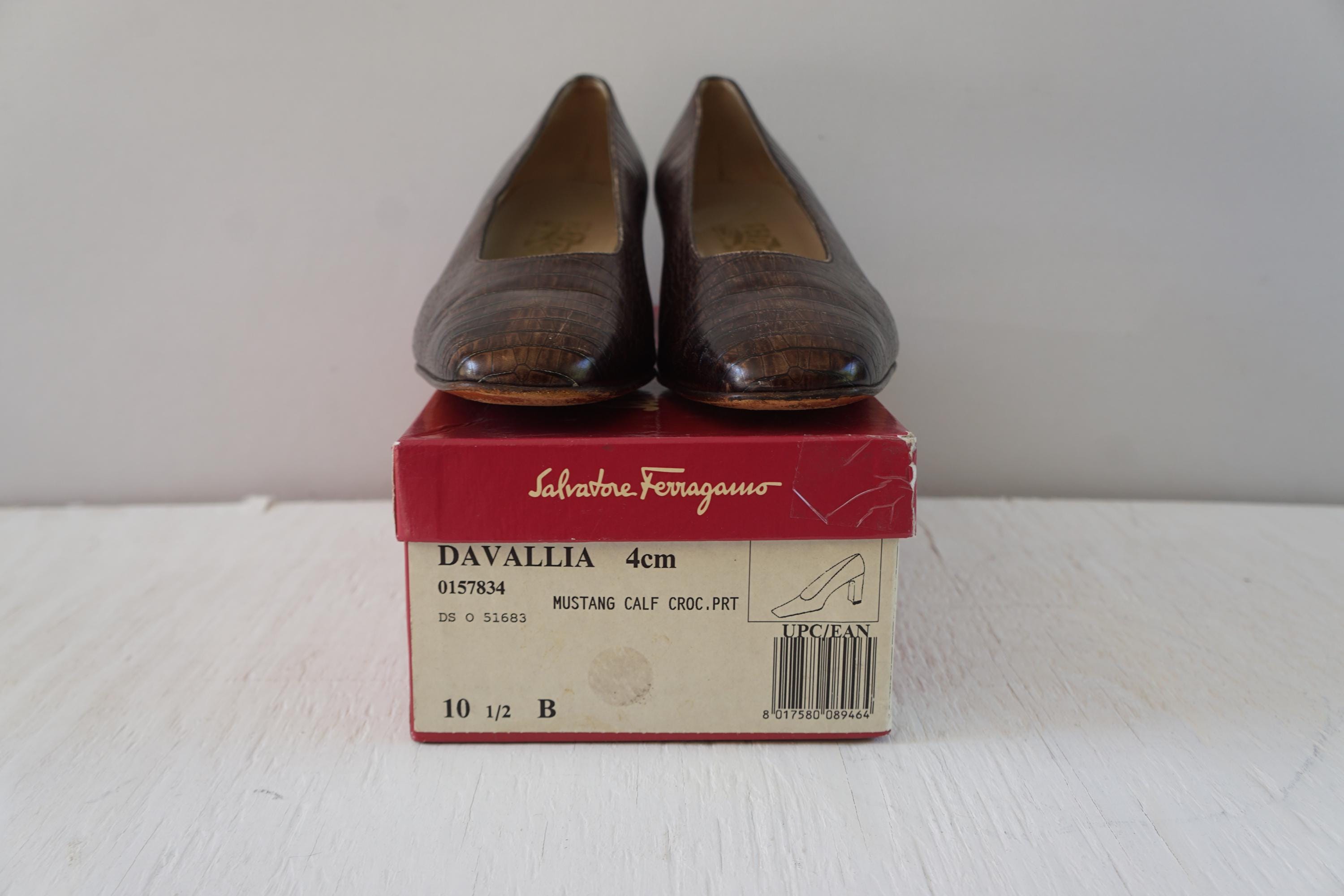 Authentic Salvatore Ferragamo DAVALLIA Mustang Calf Leather 