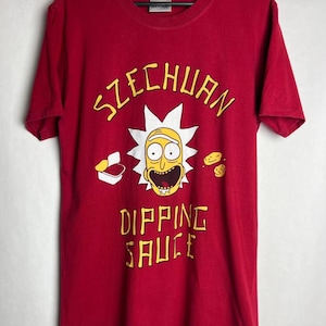 Vintage Y2K RICK AND MORTY Cartoon Network Red Szechuan Dipping Sauce T Shirt Uomo Medium Spedizione Gratuita