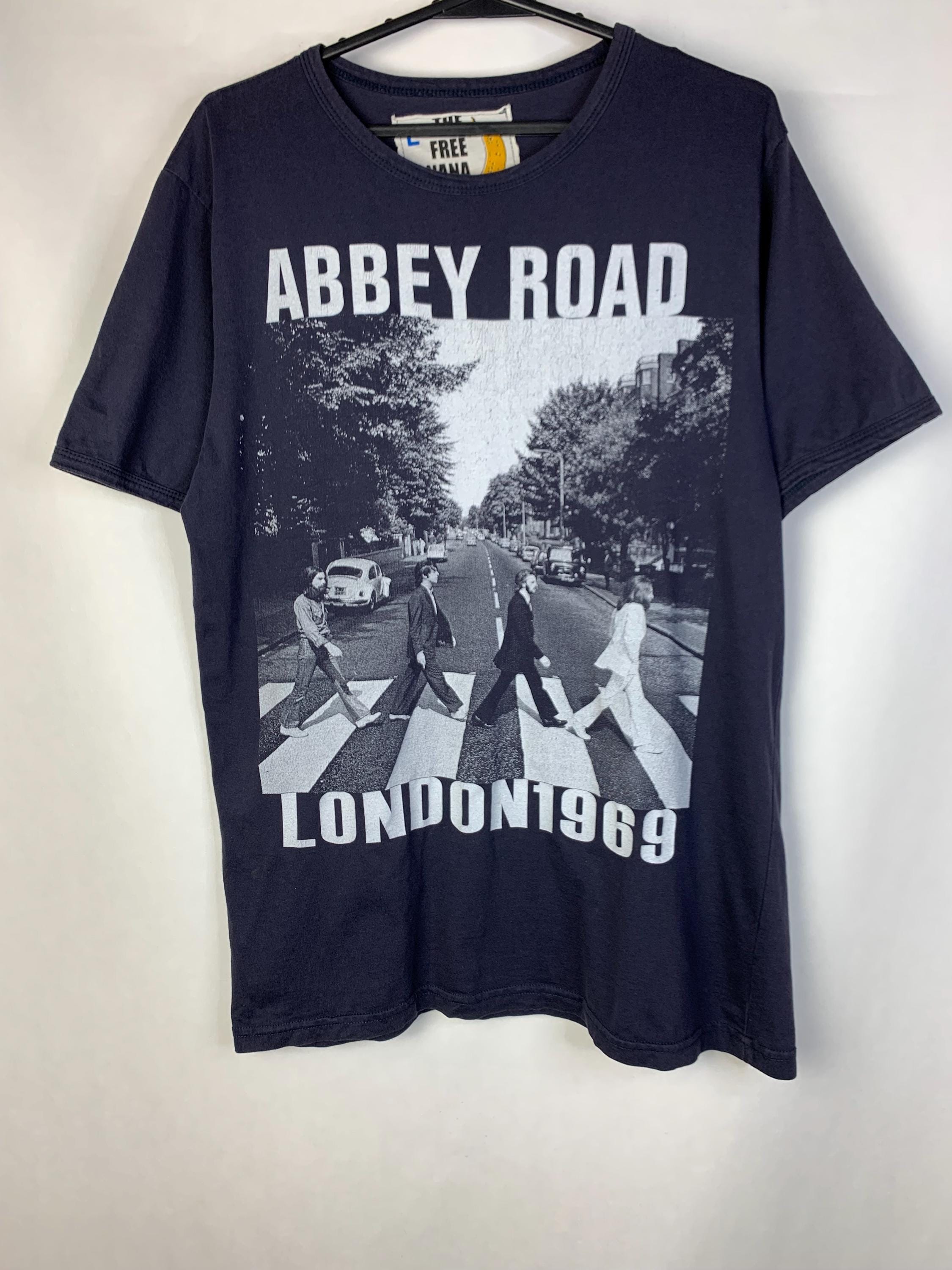 Vintage Y2K Style the Beatles Abbey Road London 1969 Music Promo T 