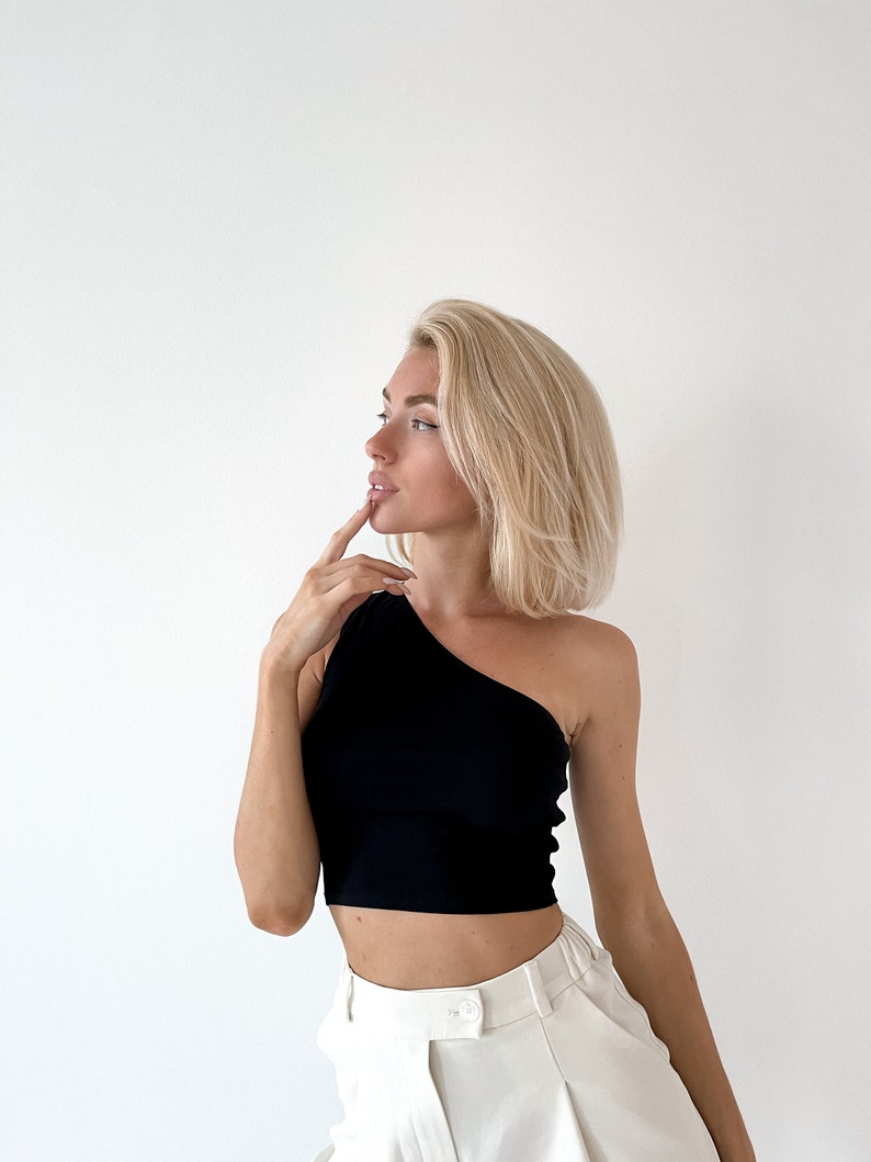 One shoulder asymmetric cut out cotton crop top image 3