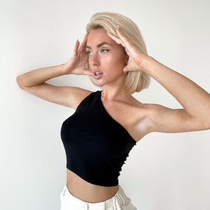 One shoulder asymmetric cut out cotton crop top image 4