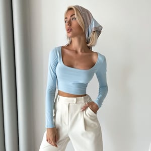 Long sleeve crop top shirt, form-fitting, basic plain crop tops for women