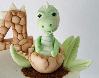 Baby dinosaurus figuur in fondant taart topper, taartdecoratie, feestdecoratie, verjaardag, babyshower.