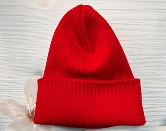 Knitted hat, winter, suitable for both men and women, red knitted hat, minimalist
