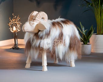 羊のスツール オブジェ 置物 羊のスツール（ラム） - Etsy 日本