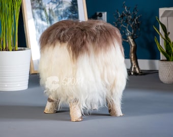Sgabello in legno bianco e marrone fatto a mano con pelle di pecora naturale / sedia in legno / pouf