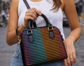 Borsa a mano con motivo Maiquetia | Borsa dal design venezuelano | Borsa colorata e di tendenza | Borsa a mano a righe in stile retrò | Regalo unico per lei