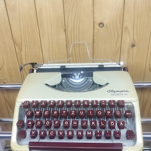 Olympia Splendid 33 typewriter