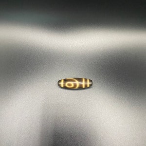 Ancient Two Eye Motif Dzi Bead image 2