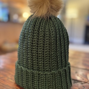 Oh-So-Cozy Beanie pattern | crochet beanie pattern | easy beanie pattern | pom-pom beanie pattern | crochet hat pattern