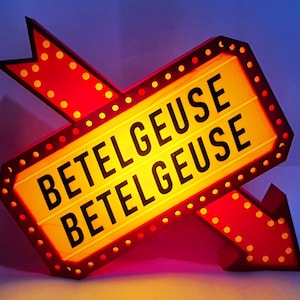 Retro bord met pijl, oplichtende decoratie - Personaliseer met jouw tekst