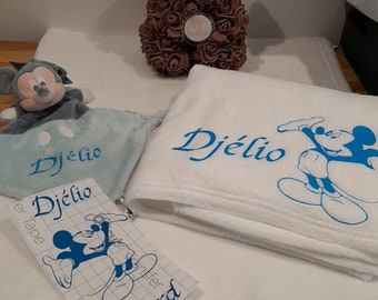 Doudou,  plaid et stiker personnalisé