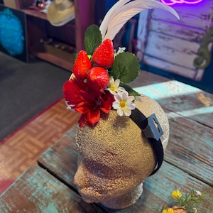 Strawberry Derby Hat - Etsy display picture 3