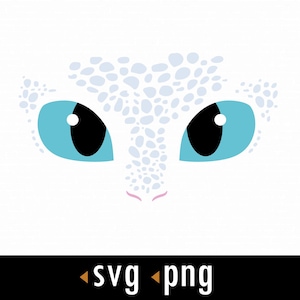 Puede incluir: Una cara de dragón blanca con ojos azul claro y una nariz rosa. La cara del dragón tiene un patrón de pequeñas manchas azul claro. La parte inferior de la imagen tiene el texto "svg png" en letras blancas sobre un fondo negro.